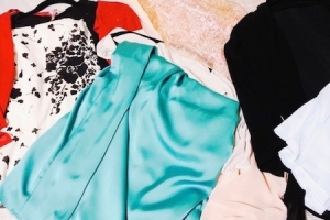 着なくなった衣類は捨てるだけじゃない!!自分にあった手放し方をみつけよう