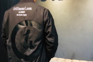 看板設置!スタッフジャンパー完成!