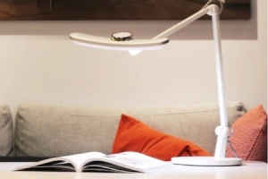 「勉強や読書におすすめ!おしゃれな学習ライト」