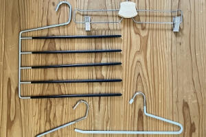 クロゼットが整うボトムハンガーの選び方