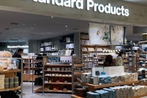 くすみカラーのインテリア用品が充実の「Standard Products」