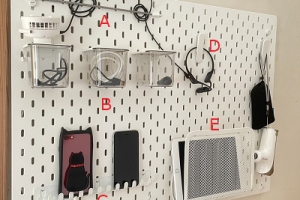 IKEAの壁面収納で作る充電ステーション