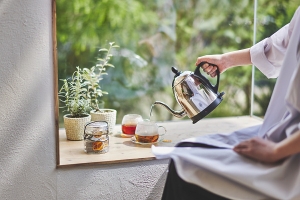 インテリアに馴染む電気ケトル